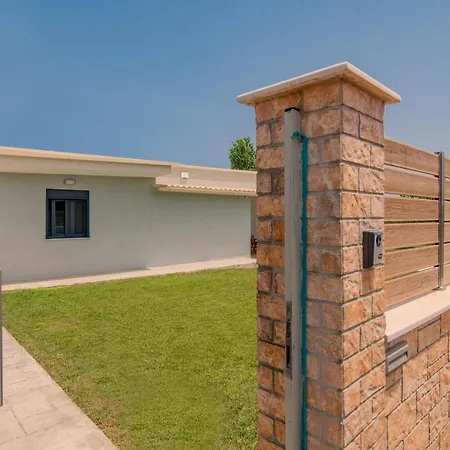 Allegra With Private Pool, By Zantewize