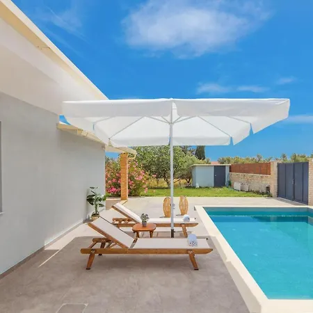 Allegra With Private Pool, By Zantewize